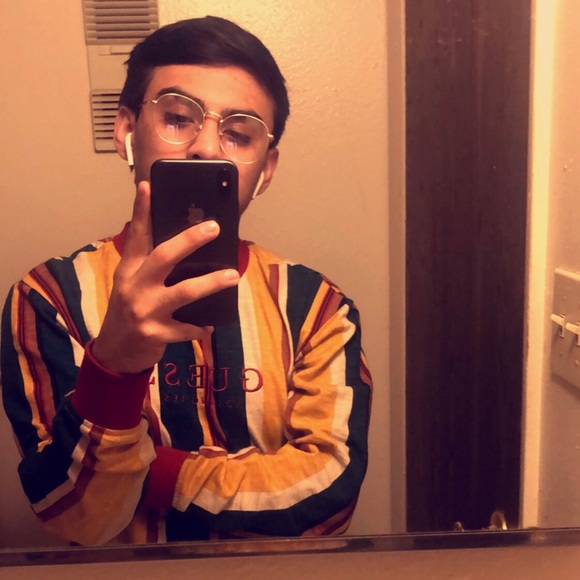 Meet your Posher, Alejandro - Picture 1 of 1